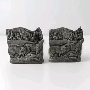 Vtg 90s Natural Wonder National Wildlife Foundation Grey Wolf Metal Bookends Set